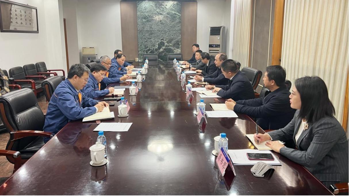 孫波與太鋼集團董事長盛更紅舉行工作會談