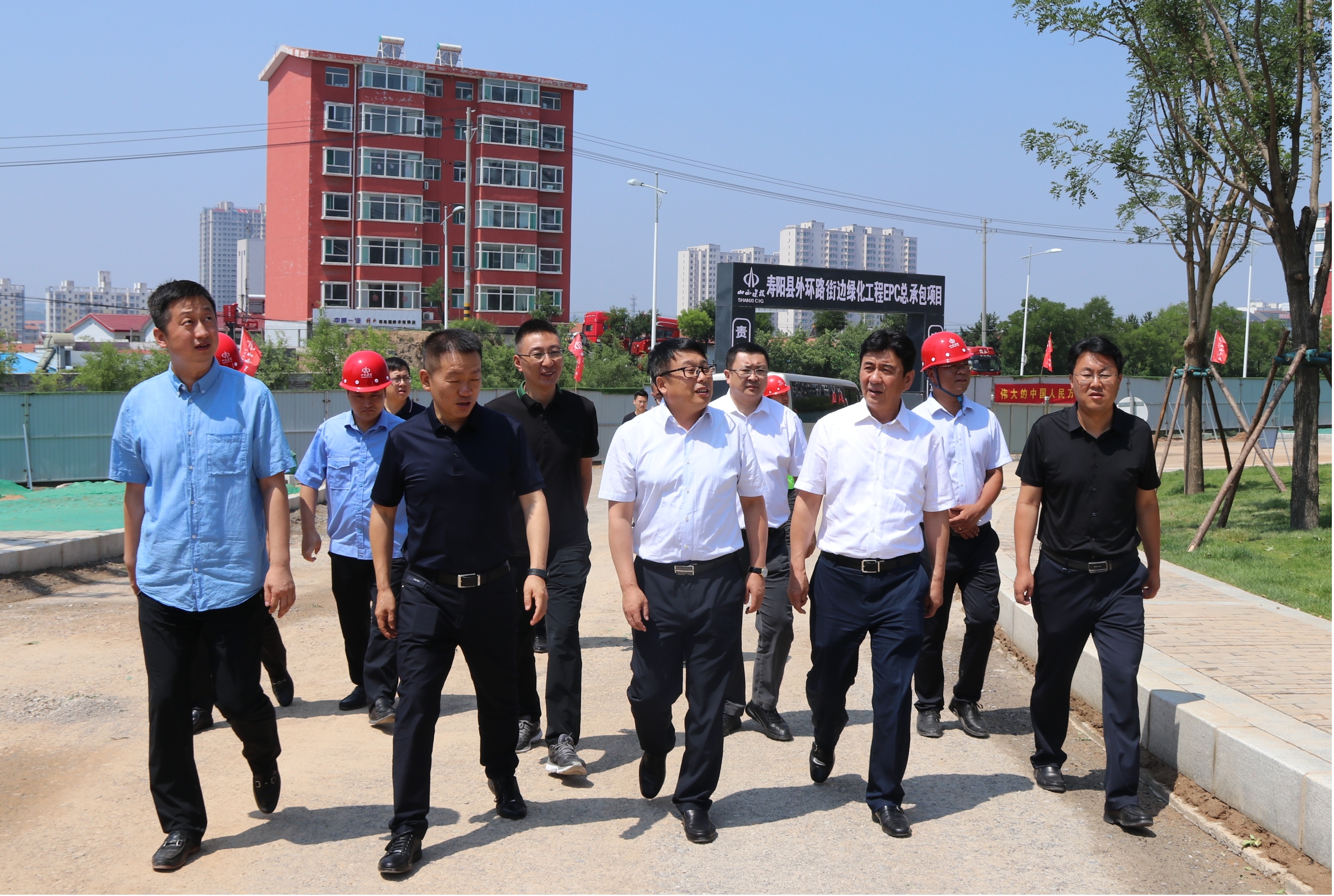 晉中市縣領(lǐng)導(dǎo)在山西建投總承包部承建的多個(gè)項(xiàng)目調(diào)研