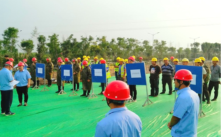 山西建投晉中指揮部龍城大街區(qū)域路網(wǎng)和電力管溝EPC項(xiàng)目開展應(yīng)急防汛演練活動