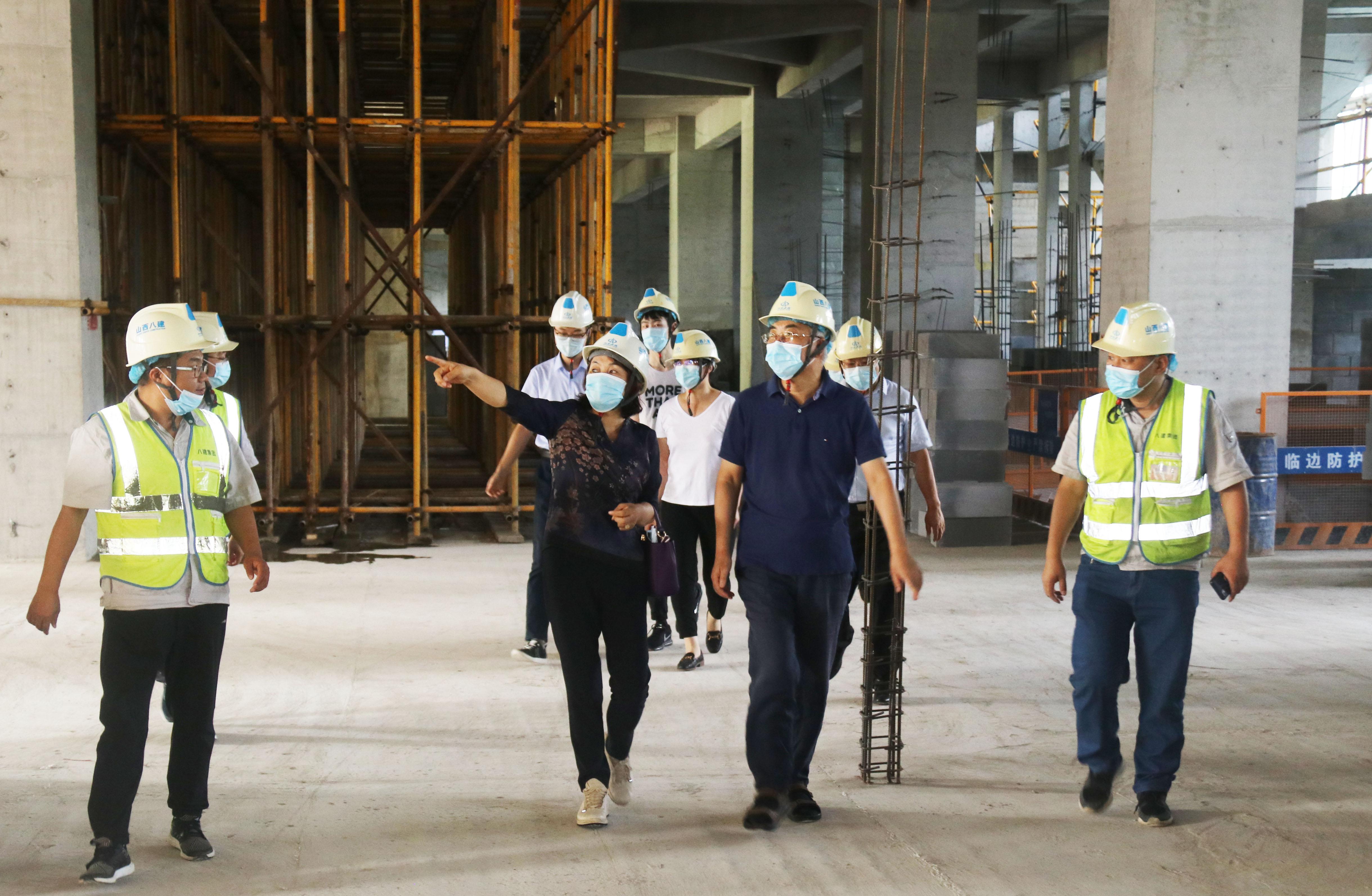 清華大學(xué)專家應(yīng)邀到山西建投商務(wù)中心項目進(jìn)行科研課題交流指導(dǎo)