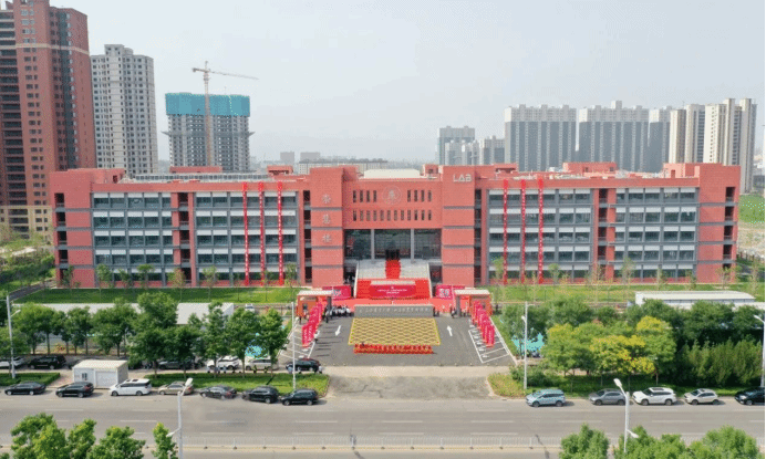 山西建投三建集團山西農(nóng)業(yè)大學(xué)新建綜合實驗樓項目交付啟用