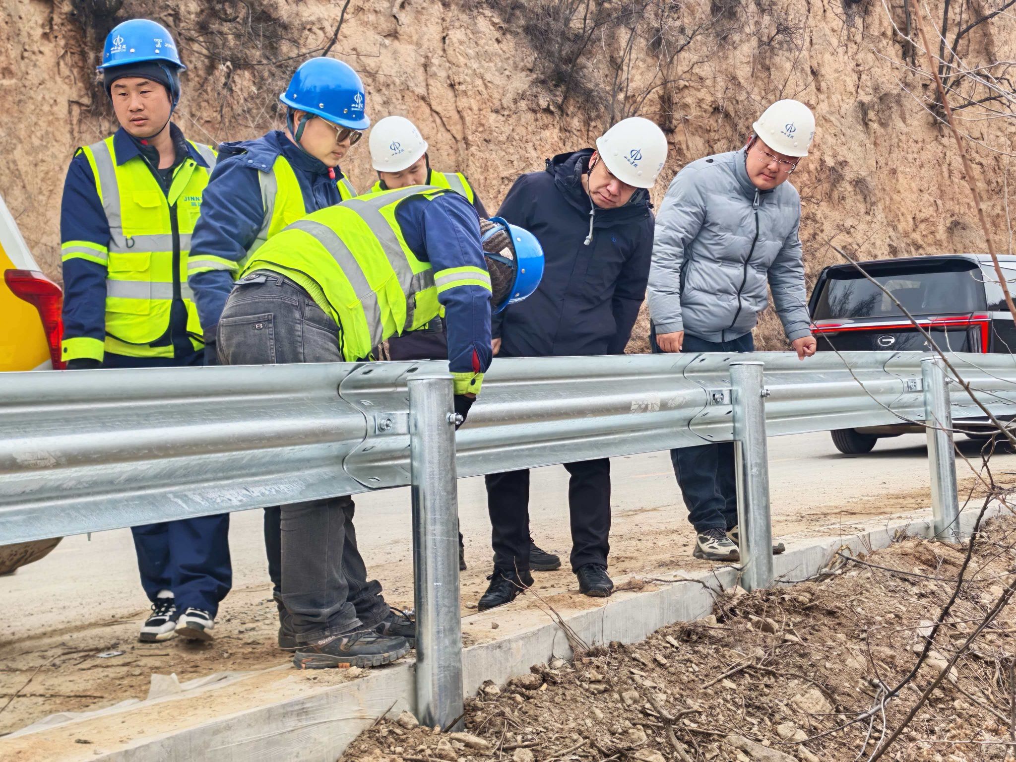 開(kāi)局起勢(shì)，實(shí)干爭(zhēng)春！| 工程機(jī)械公司首筆波形護(hù)欄訂單圓滿落地，高質(zhì)量交付