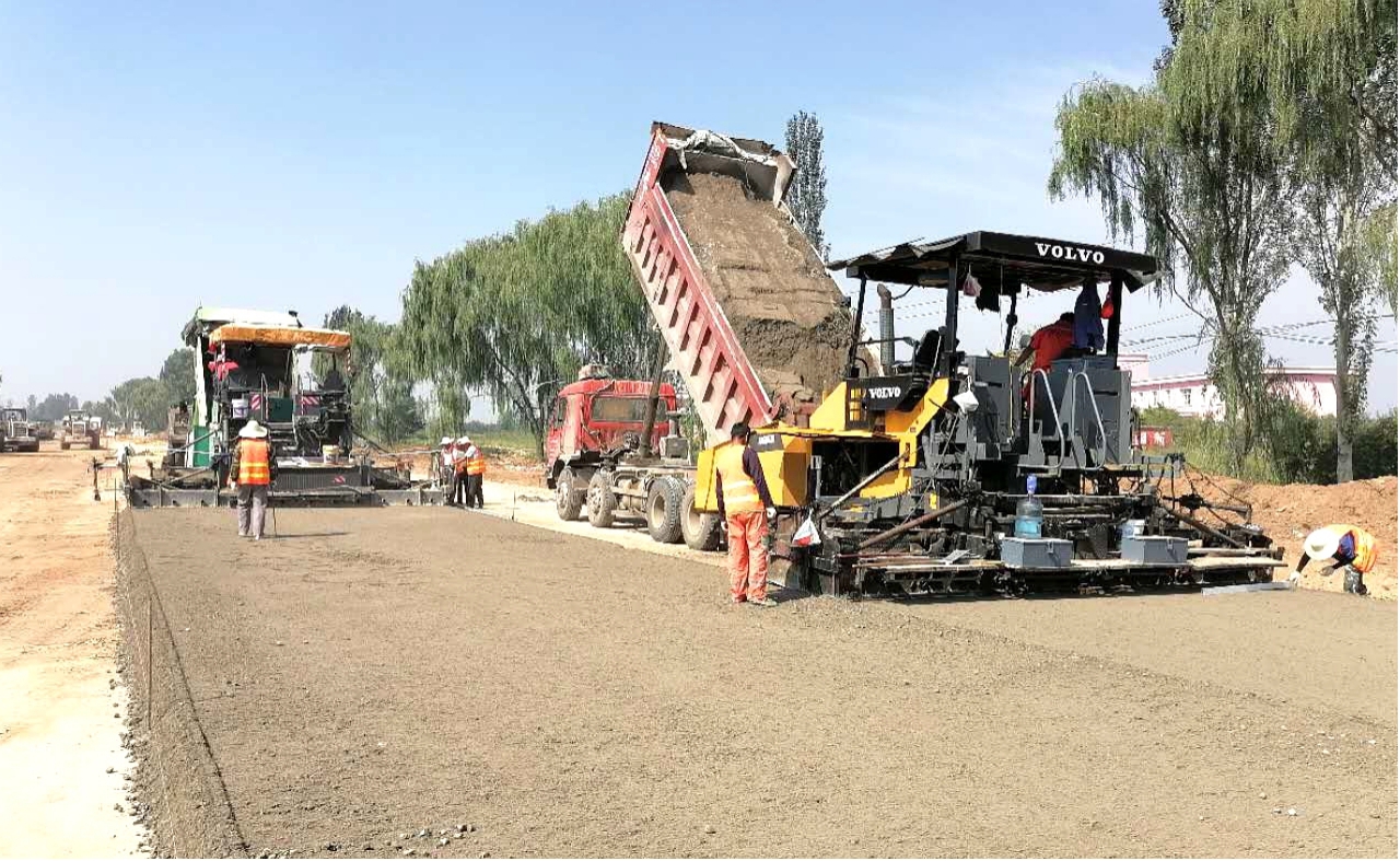 熱火朝天干勁足！你追我趕氛圍濃！