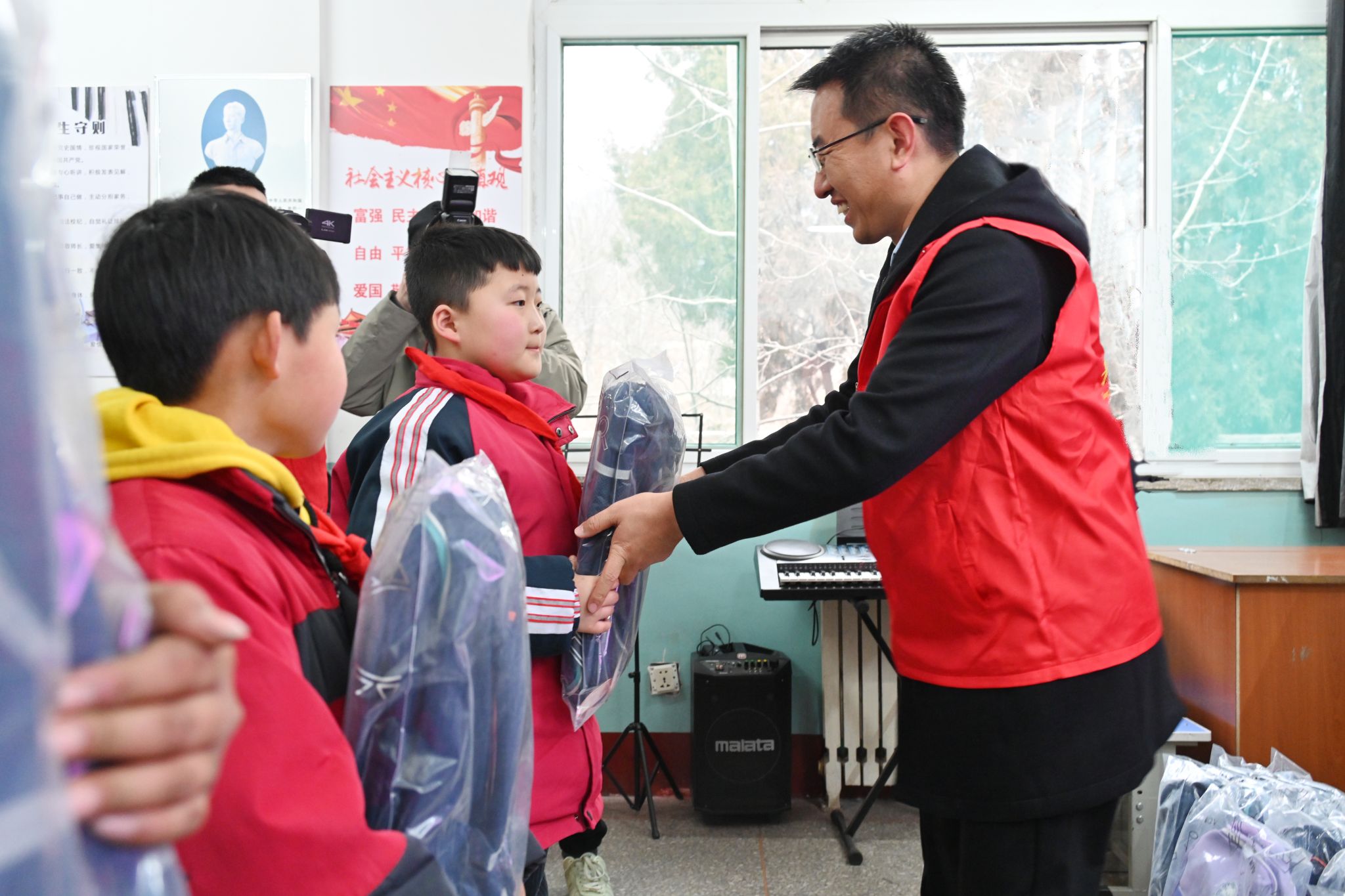 山西建投四建集團看望慰問困境兒童