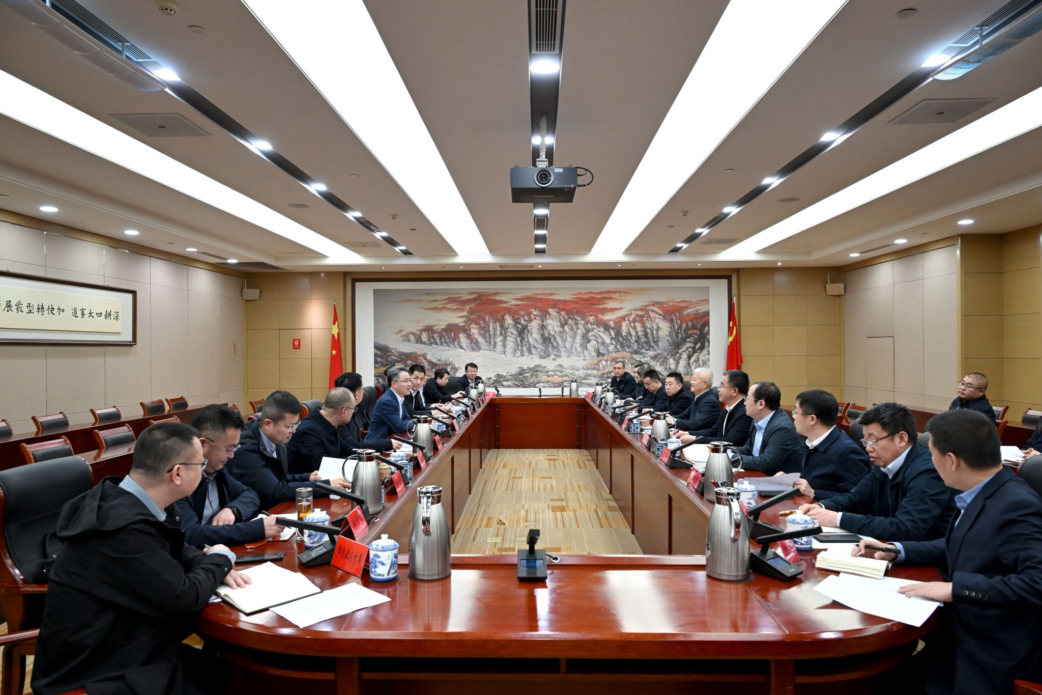 山西建投集團(tuán)與大同市政府舉行工作會(huì)談