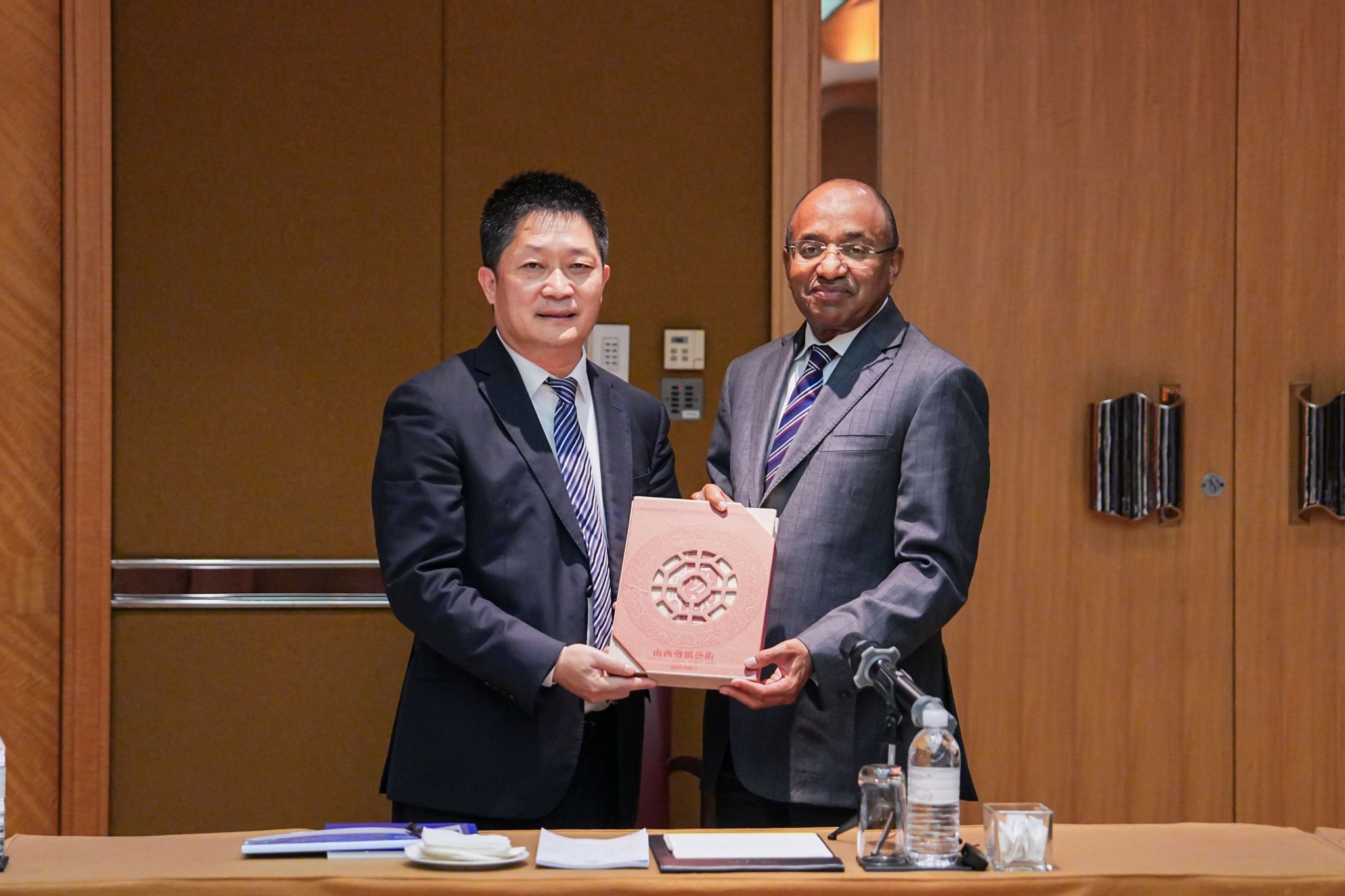 山西建投集團領導拜會坦桑尼亞桑給巴爾總統(tǒng)姆維尼