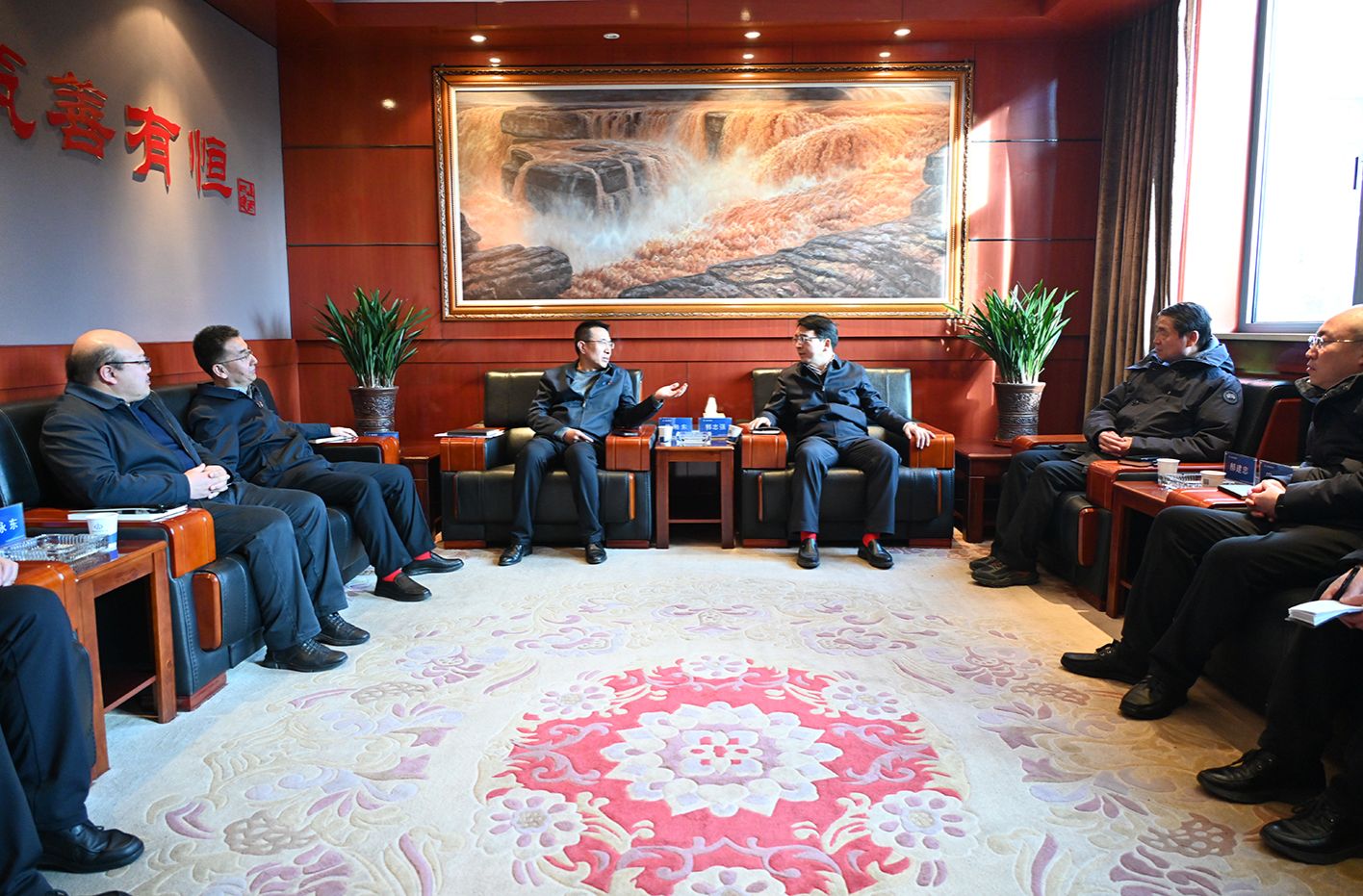 太原市園林局黨組書記、局長郭志強(qiáng)一行到山西建投四建集團(tuán)洽談交流