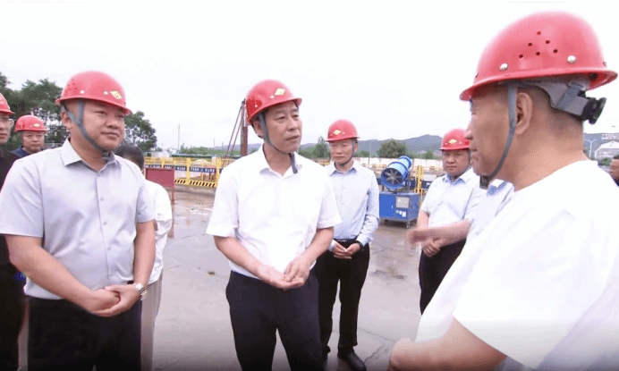 長(zhǎng)治市委副書記、市長(zhǎng)陳向陽深入山西建投三建集團(tuán)悅城觀山項(xiàng)目檢查防汛備汛工作