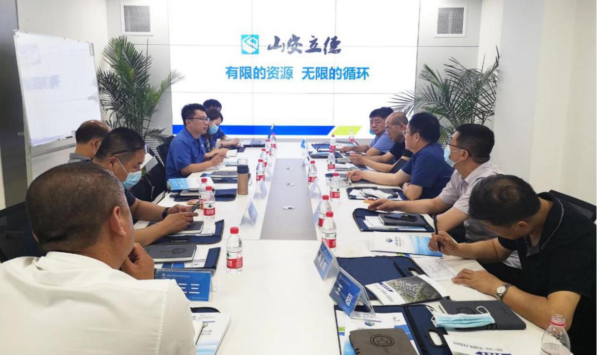 山西省工信廳調(diào)研山西建投安裝集團(tuán)投資建設(shè)的綜改區(qū)瀟河園區(qū)建筑垃圾資源化處理項(xiàng)目