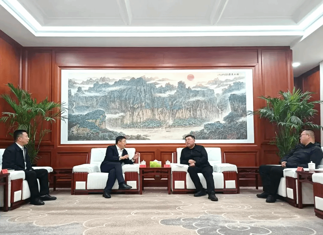 山西建投安裝集團(tuán)黨委書記、董事長王利民與太原市萬柏林區(qū)委書記孫泉座談交流