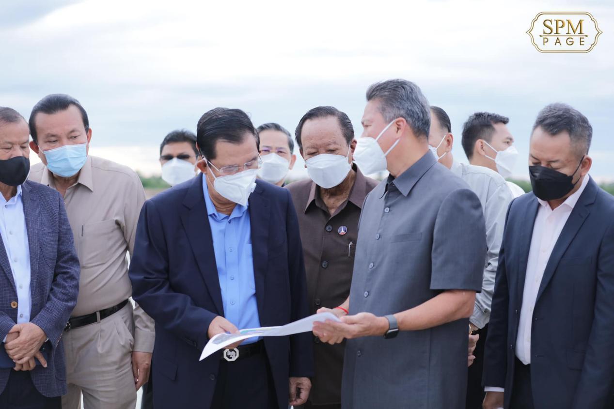 柬埔寨首相洪森到山西建投機械化集團承建的柬埔寨暹粒新國際機場考察