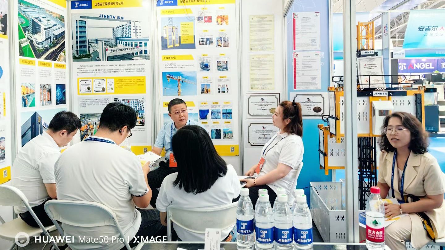 山西建投工程機械公司產(chǎn)品亮相第八屆中國—亞歐博覽會