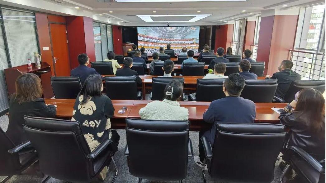 山西建投組織收聽收看黨的二十大開幕會