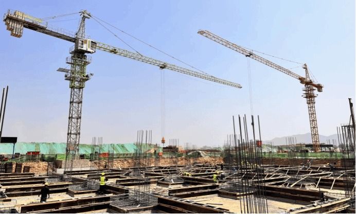 山西建投三建集團(tuán)長治高新區(qū)智能終端產(chǎn)業(yè)園項目掀起“夏日攻勢”