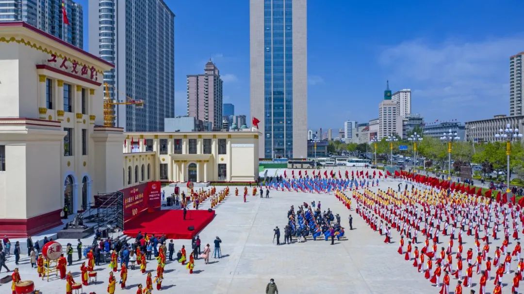 太原市委副書記、市長(zhǎng)在山西建投二建集團(tuán)承建的工人文化宮大修改造項(xiàng)目調(diào)研