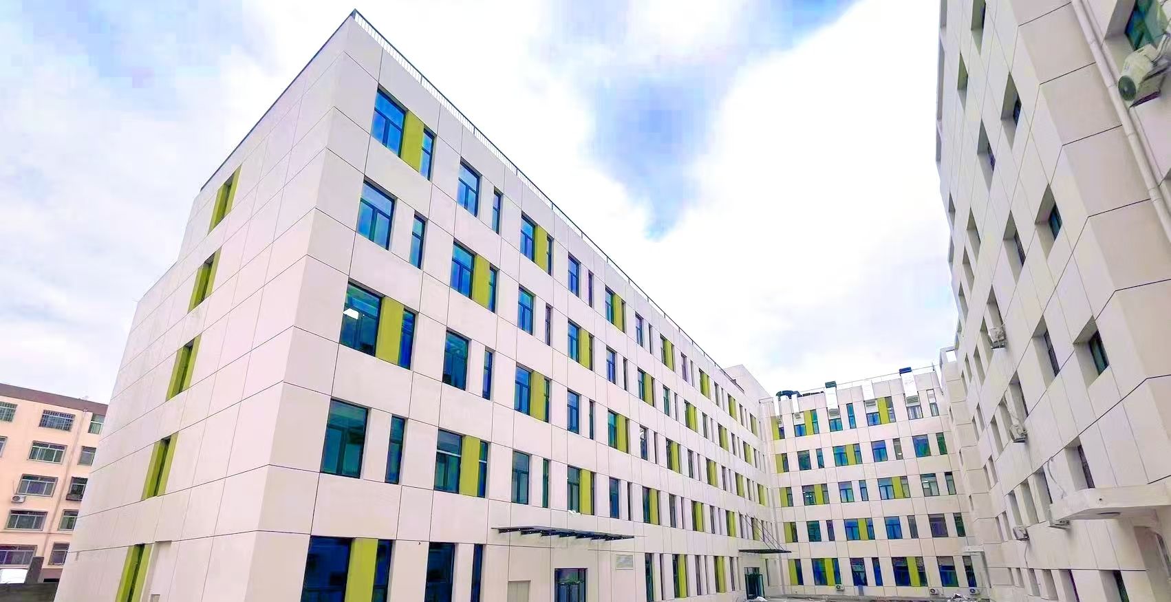 山西建投八建集團(tuán)承建的廣靈縣醫(yī)療集團(tuán)人民醫(yī)院項(xiàng)目正式投入使用