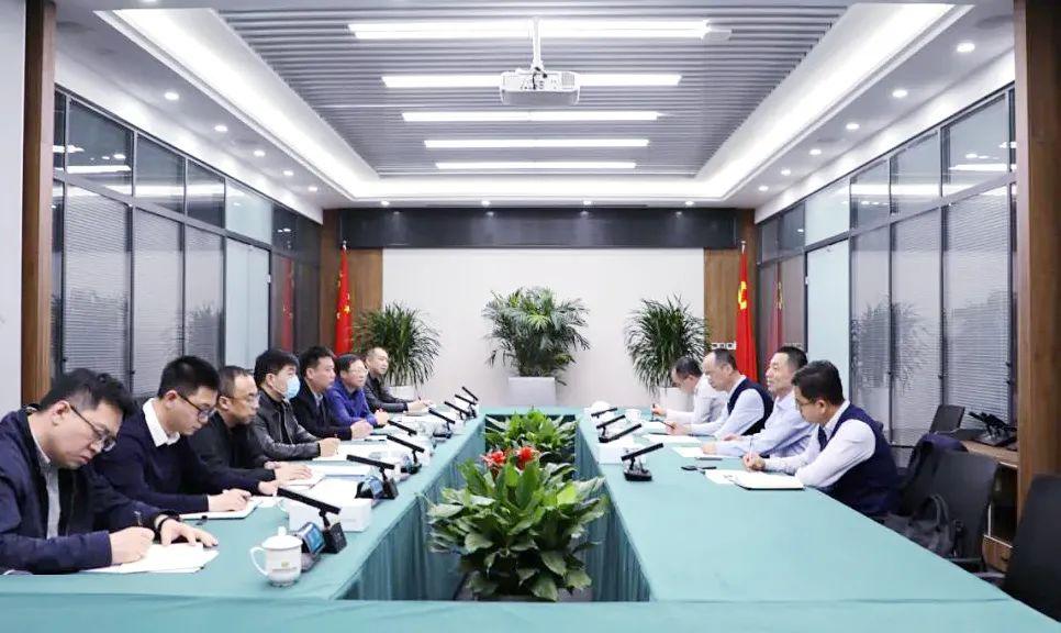 山西建投五建集團(tuán)與春汾集團(tuán)舉行深化合作座談會