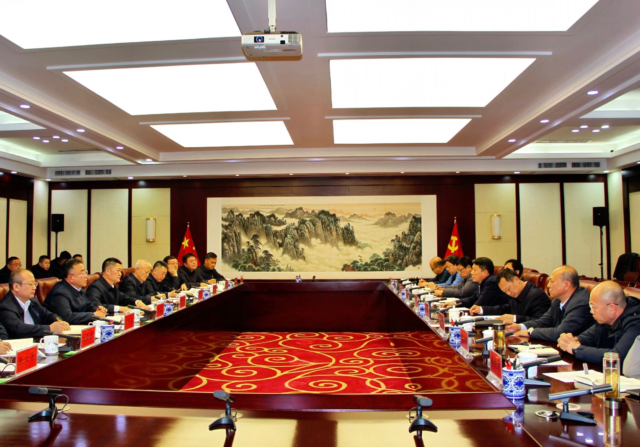 山西建投與陽泉市舉行工作會談