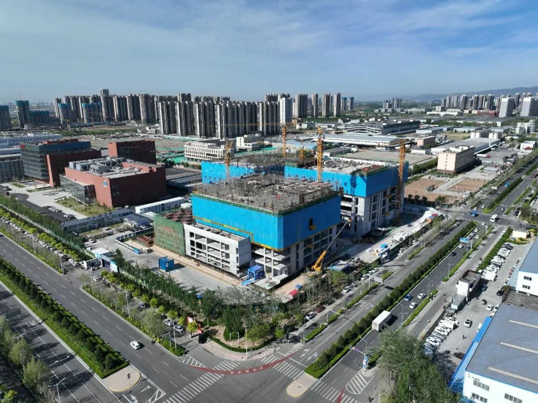 山西建投安裝集團(tuán)全國(guó)一體化算力網(wǎng)絡(luò)國(guó)家樞紐節(jié)點(diǎn)山西樞紐項(xiàng)目：數(shù)字技術(shù)筑基 跑出建設(shè)“加速度”