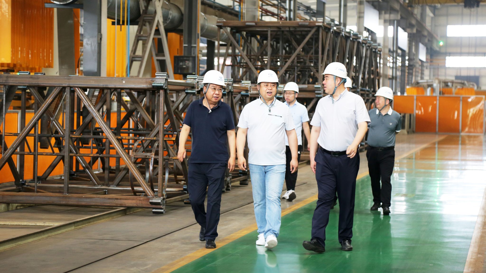 山西省金鼎泰金屬制品有限公司董事長(zhǎng)蘭鵬一行到山西建投工程機(jī)械公司參觀交流