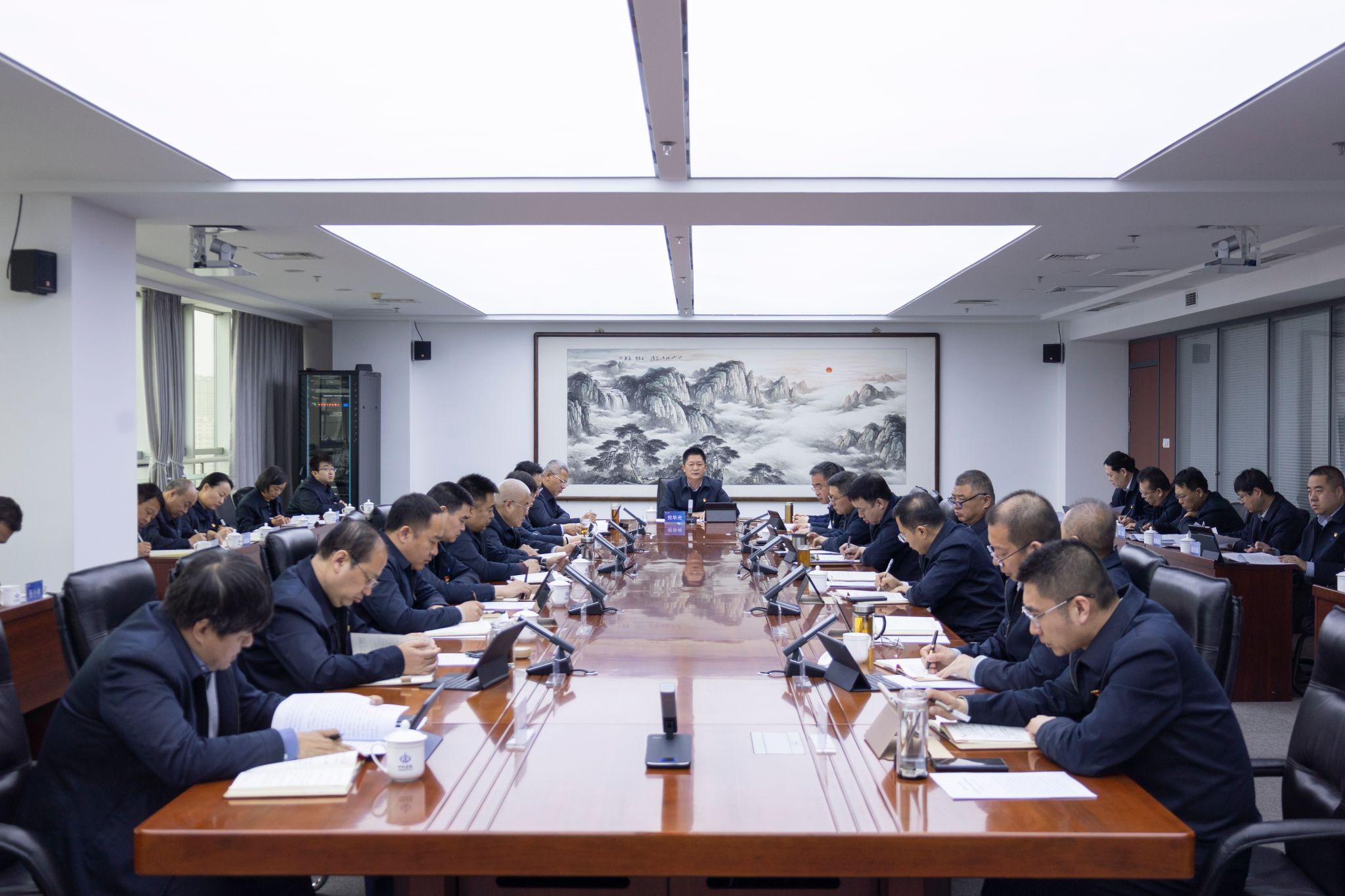 山西建投集團召開黨委理論學習中心組（擴大）學習會