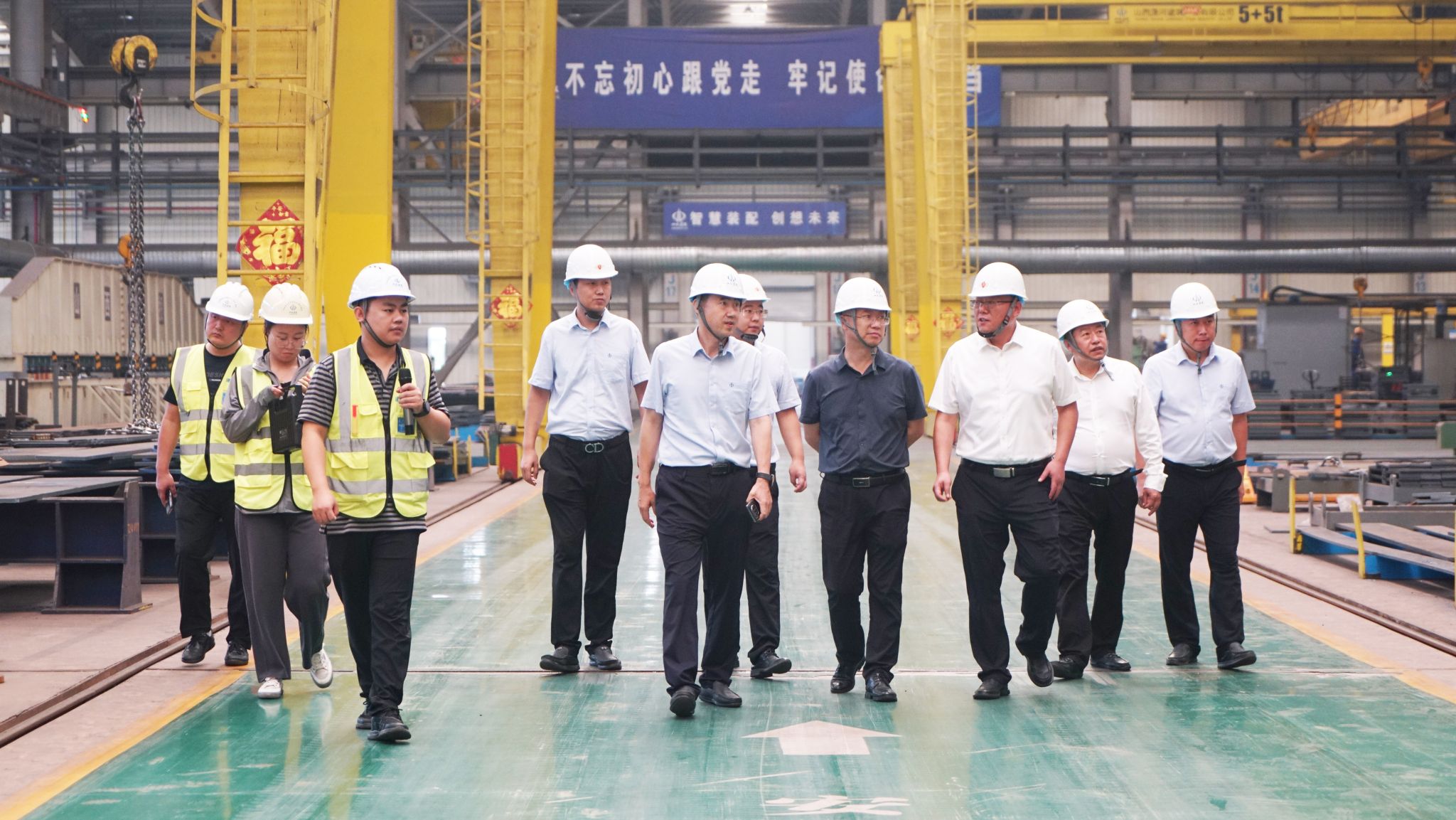 中鐵十二局集團第二工程有限公司總經(jīng)理郝文廣一行到山西建投瀟河產(chǎn)業(yè)公司參觀交流