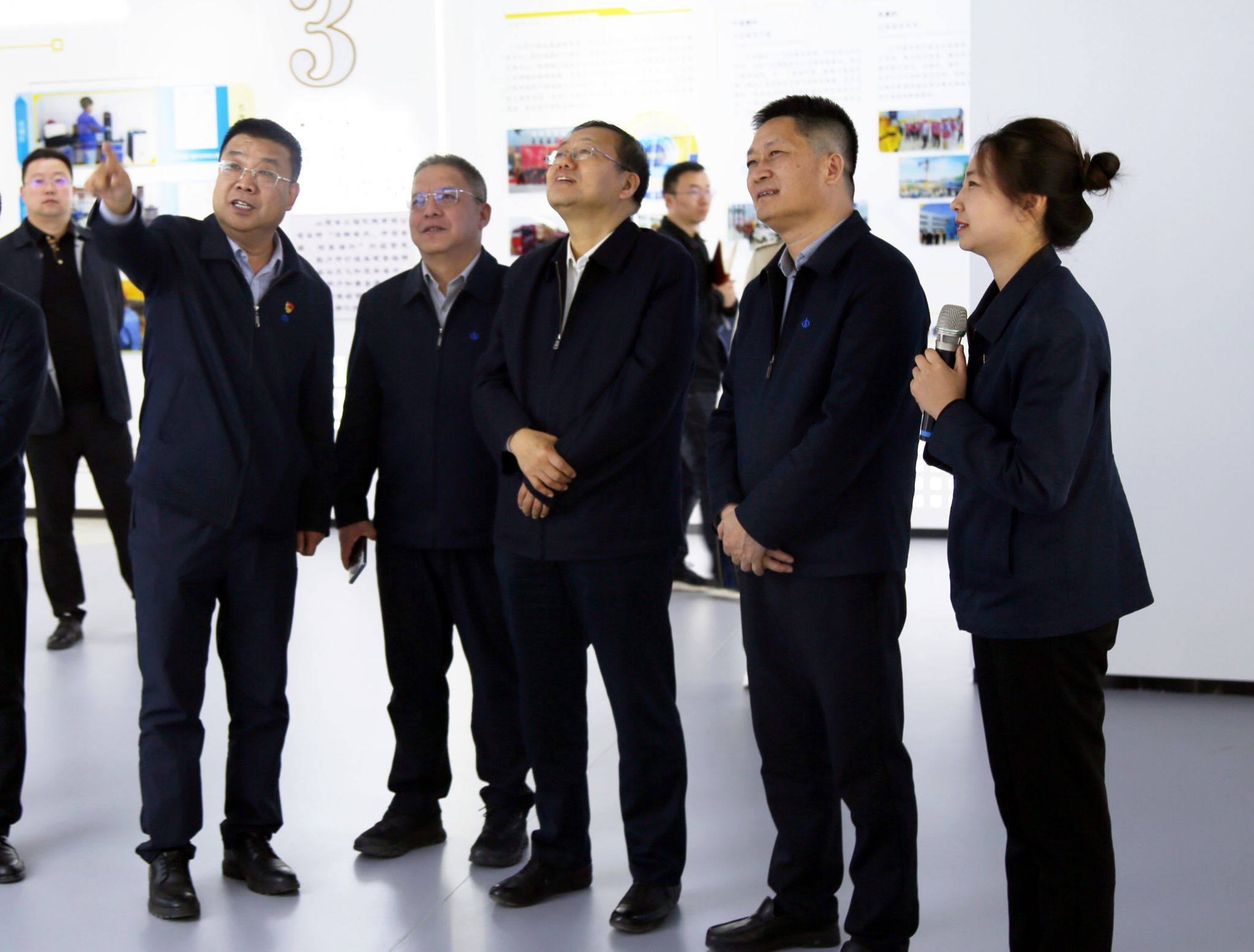 省總工會(huì)黨組書記、常務(wù)副主席梁敬華來山西建投集團(tuán)調(diào)研