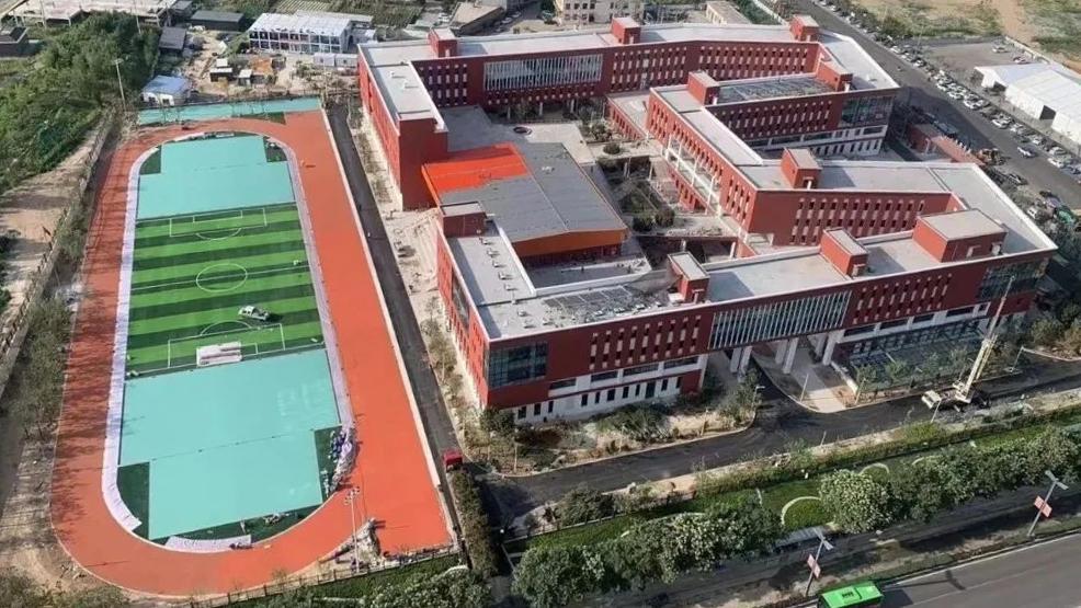 山西建投六建集團承建的呂梁市第一小學建設(shè)項目竣工投用