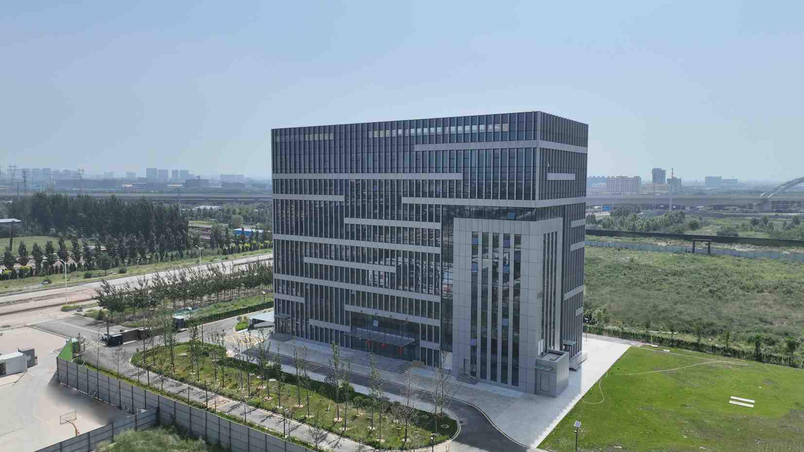 山西建投三建集團(tuán)承建的國(guó)網(wǎng)山西電科院山西綜改示范區(qū)二期工程優(yōu)質(zhì)高效履約