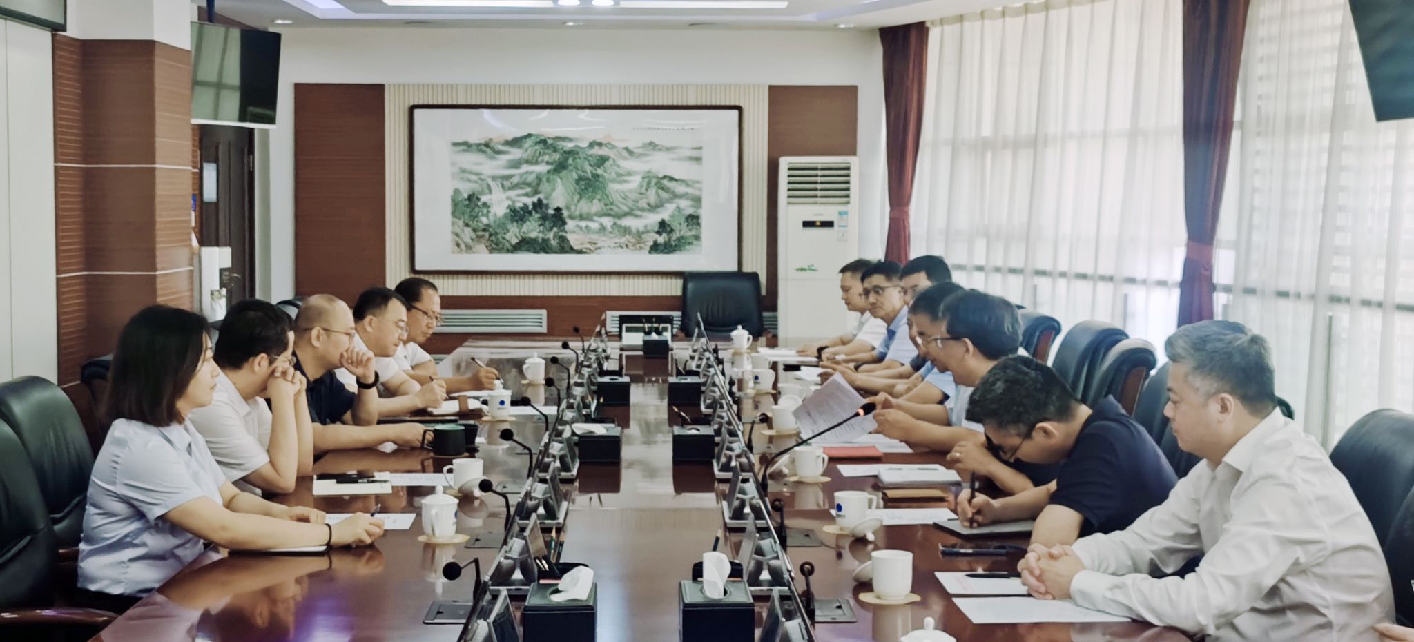 山西建投集團與山西航產(chǎn)集團舉行工作會談